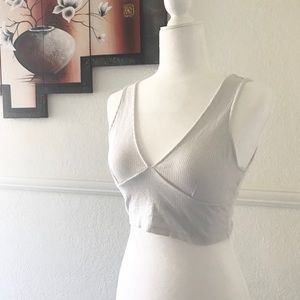 White v neck crop top